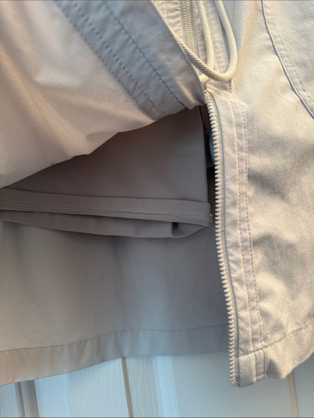 Athleta Casual Drawstring Front Zipper Skort in Light Tan - Picture 4 of 4